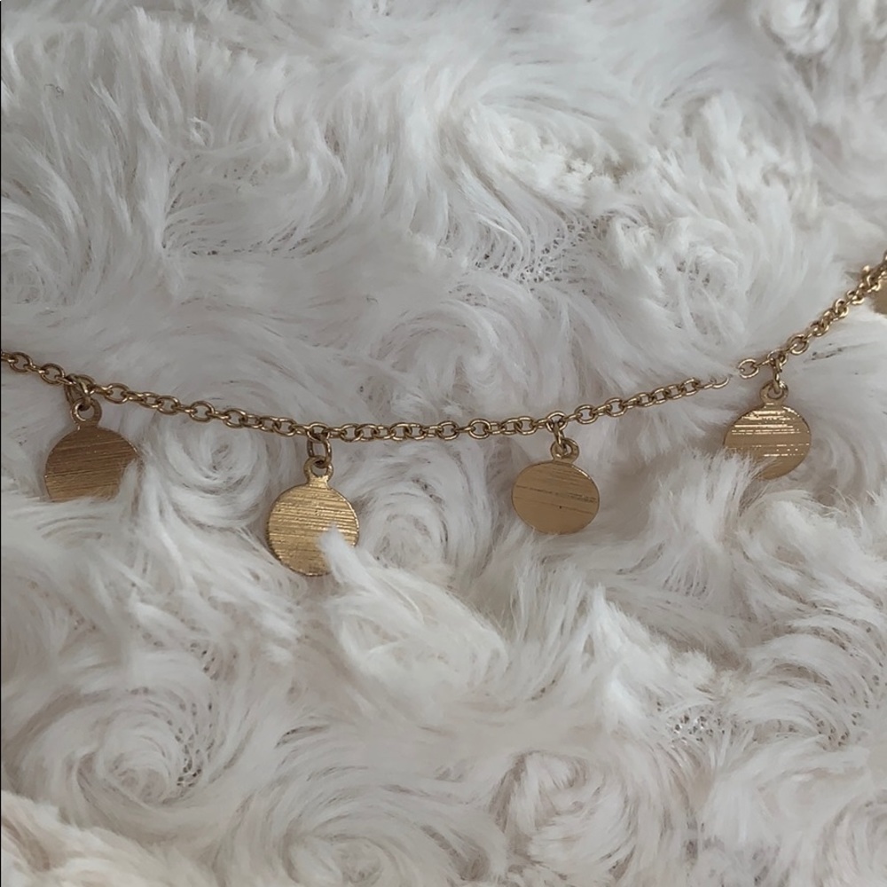 gold circle charm necklace